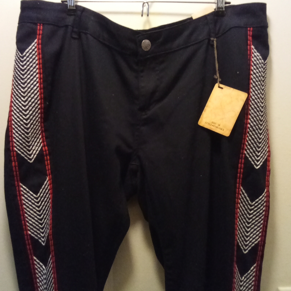 Vintage black pants with unique stitching NWT Size 18